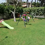 A Due Passi Dal Mare Con Piscina Holiday home Fontane Bianche