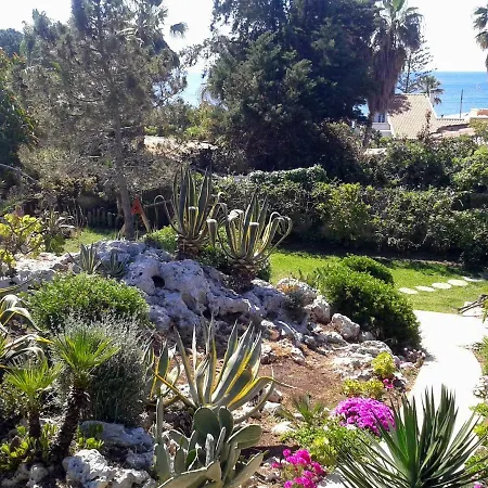 Holiday home A Due Passi Dal Mare Con Piscina Fontane Bianche