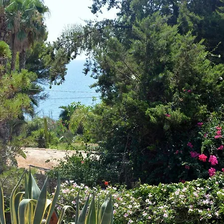 A Due Passi Dal Mare Con Piscina フォンターネ・ビアンケ