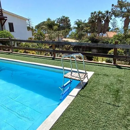 A Due Passi Dal Mare Con Piscina * Fontane Bianche