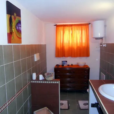 بيت للعطل A Due Passi Dal Mare Con Piscina
