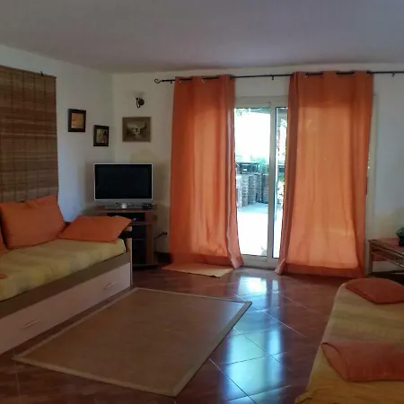 A Due Passi Dal Mare Con Piscina Holiday home